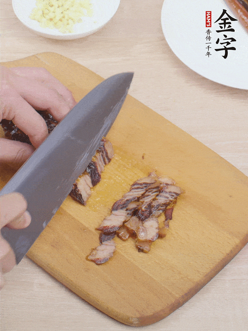 红桃国际
酱油肉切薄片。